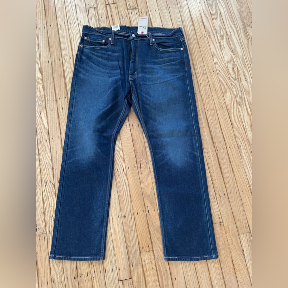 Brand new Men’s LEVI’s 513 Slim Straight Jeans.   Size W 38. L 30. Never worn